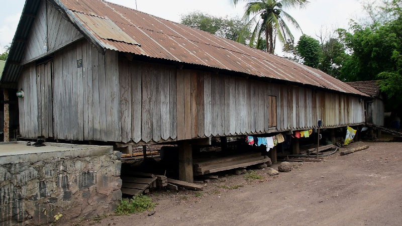 maison longue des hauts plateaux du vietnam