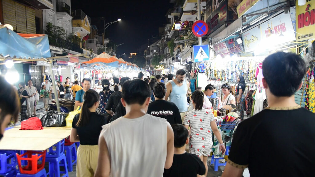 Le marché de nuit de Hanoi