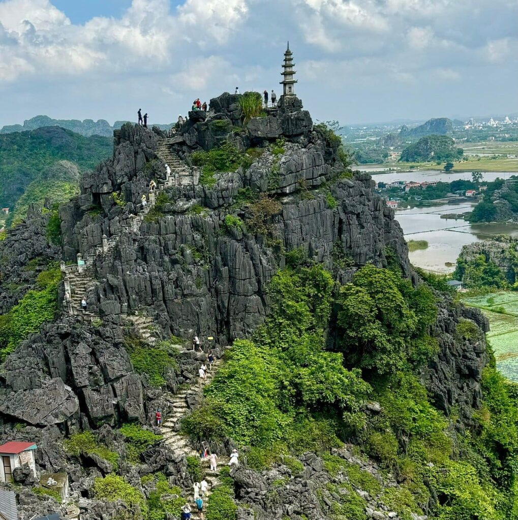 Montagne du dragon Ninh Binh