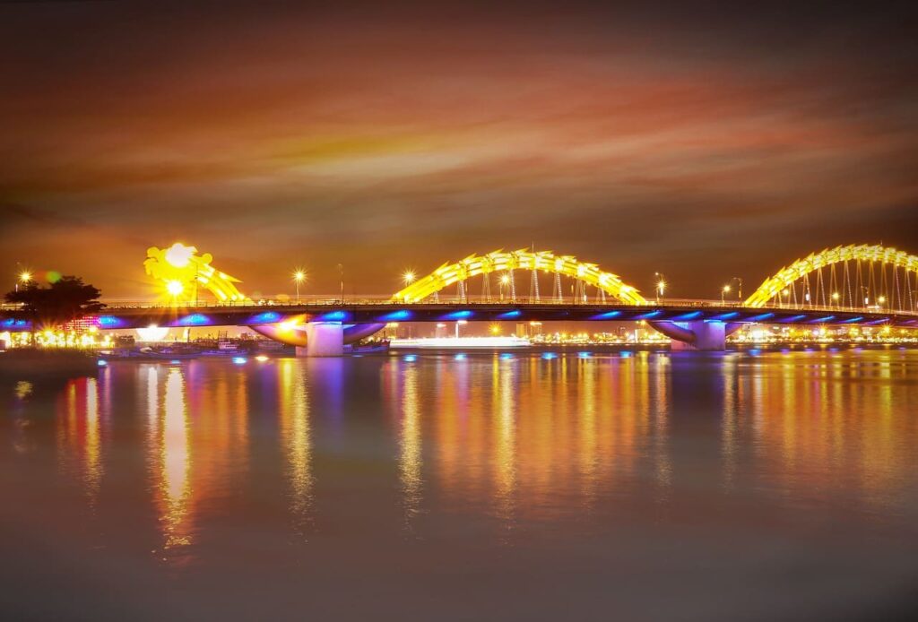 Pont du dragon à Danang 1