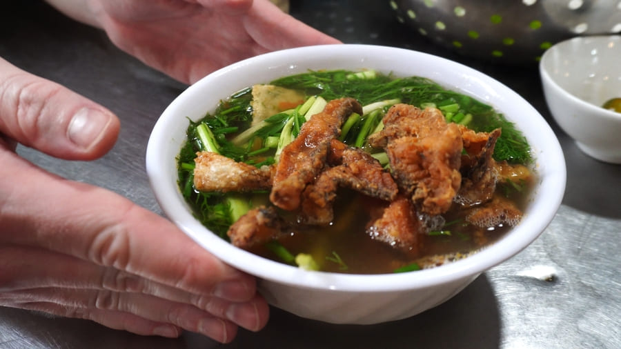 Banh da ca soupe au Vietnam